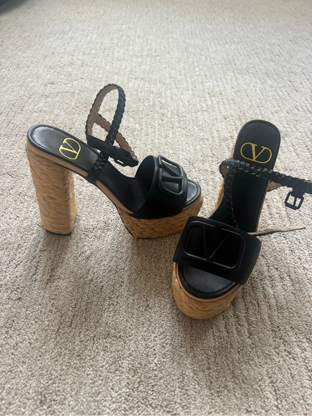 New Designer inspired V Logo Black Leather & Tan Woven Platform Sandals 37/7